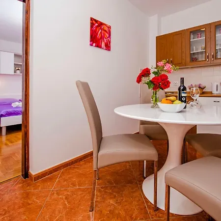 Apartment Ana *