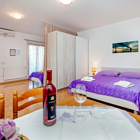 Ana * Rovinj