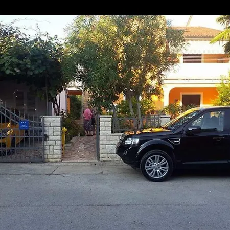 Ana Apartment *